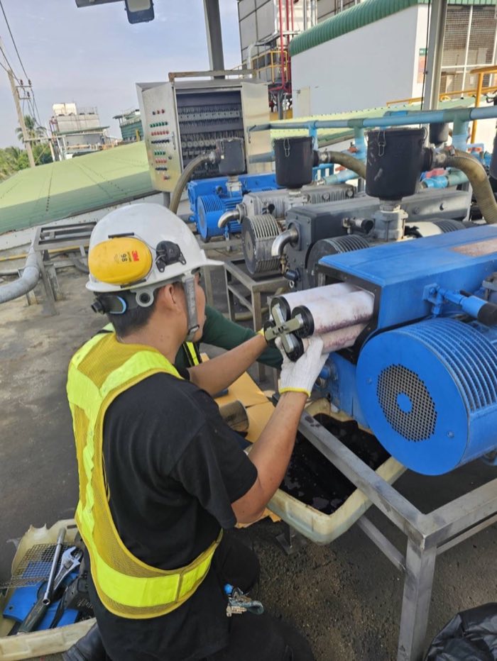 ซ่อมบำรุงรักษาปั๊มสุญญากาศ Vacuum Pump Repair - P.W. Engineering